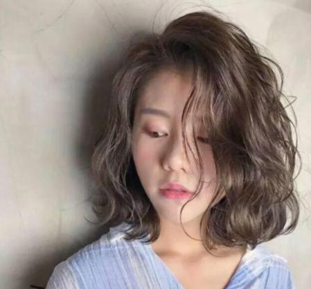 现在比较流行的发型