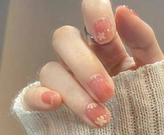 美甲夏天显白图片最新款