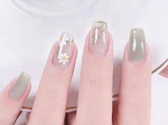 美甲夏天显白图片最新款