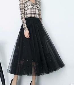 黑色百褶长裙的最佳搭配