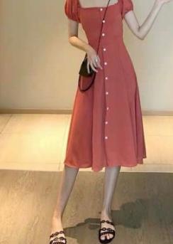 什么鞋子百搭各种裙子