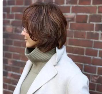 50岁女人留啥发型好看照片