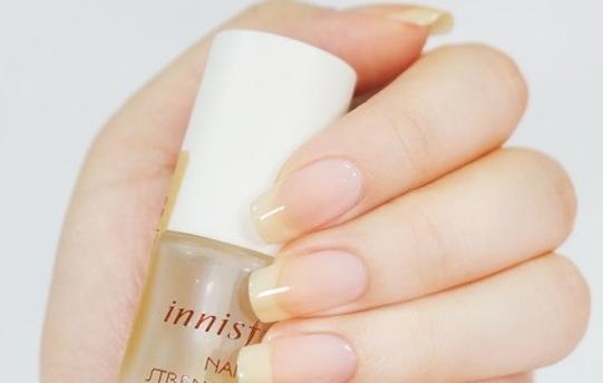 美甲手绘花瓣图片