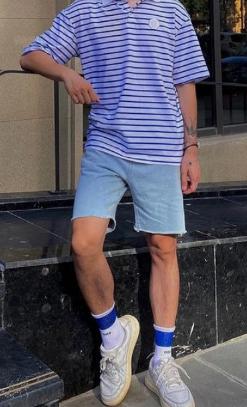 男生polo衫配什么裤子好看