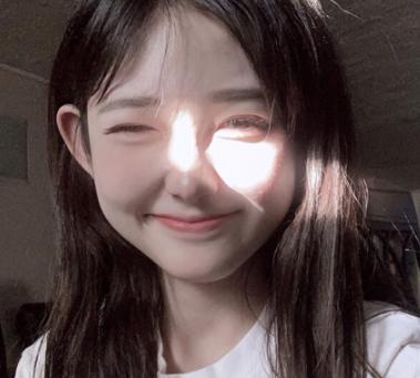 微胖大脸女生适合什么发型