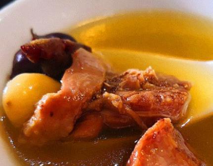 老鸭煲汤用什么配料最好