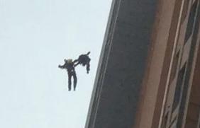 梦见家里老人坠楼却平安无事