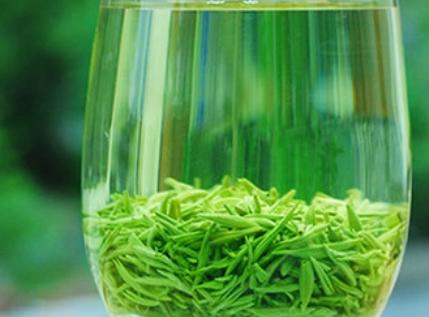 睡前一个动作暴瘦肚子女生