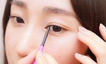 什么牌子的眼线液好用防水不晕妆