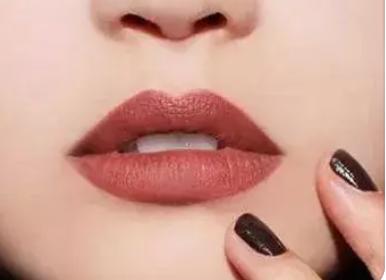 黄皮口红要选什么颜色