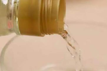 泡脚用白醋还是米醋好