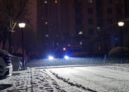 夜晚下雪伤感图片