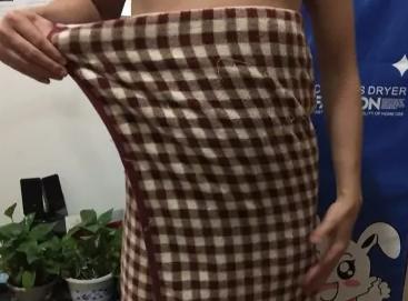 男士浴巾正确裹法图片