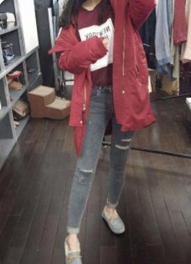 女士豆豆鞋配什么裤子好看