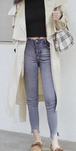 女士豆豆鞋配什么裤子好看