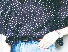 冬天最显贵的藏蓝色和什么颜色最搭