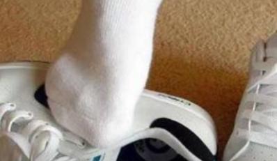 只有鞋和袜子怎么自罚