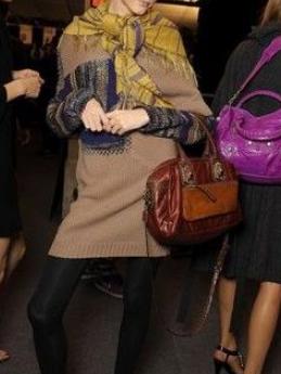 小三角围巾的系法图解