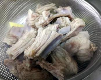 羊肉白萝卜汤的做法