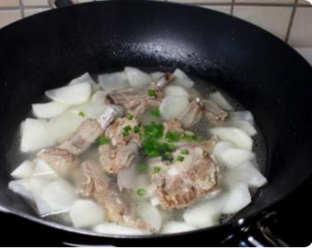 羊肉白萝卜汤的做法