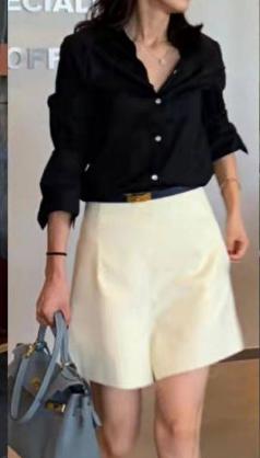 女黑色衬衫搭配图片