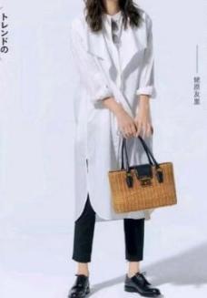 女黑色衬衫搭配图片