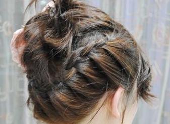 卷发怎么盘起来好看