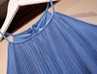 女人穿蓝色衣服代表什么