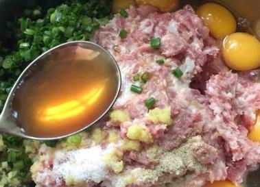 正宗炸猪肉丸子的配方