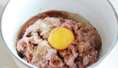 正宗炸猪肉丸子的配方