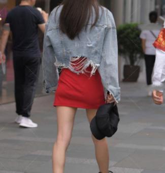 红色连衣裙搭配图片外套