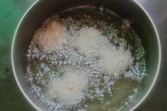 油炸肉丸子的家常做法简单