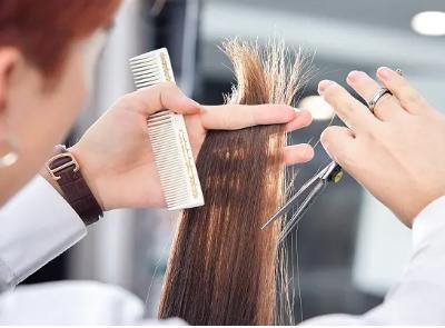 梦见被人剪头发是什么意思