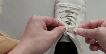 鞋带的系法图解花样