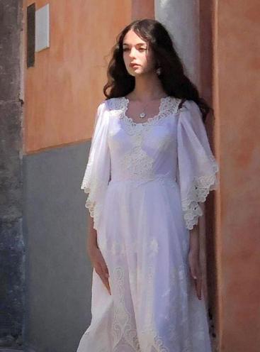 莫妮卡·贝鲁奇女儿从小美到大
