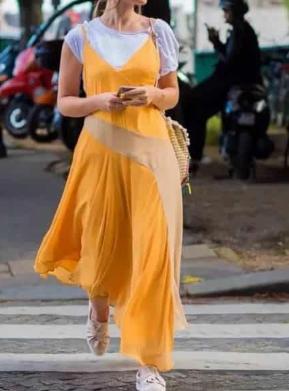 休闲鞋配什么裙子好看