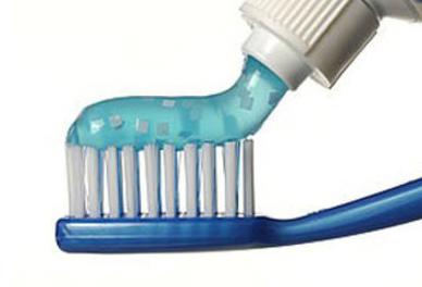 陶瓷杯子茶渍去除小窍门