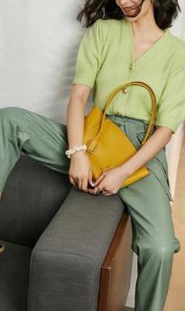 皮肤黄适合穿什么颜色衣服