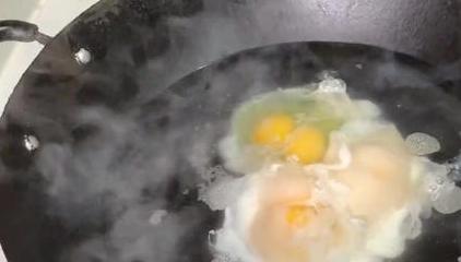 3种方法水煮荷包蛋