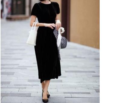 夏天穿什么颜色裙子显气质