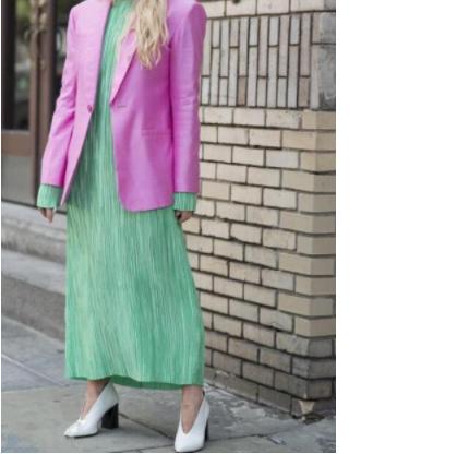 夏天穿什么颜色裙子显气质