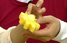 如何制作水果花束