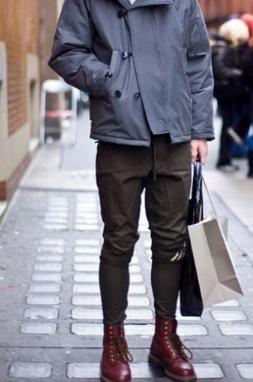 男士中筒靴子配什么裤子