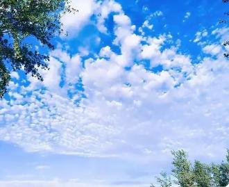 朋友圈发天蓝的说说