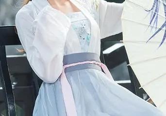 抹胸汉服的穿法图解女士