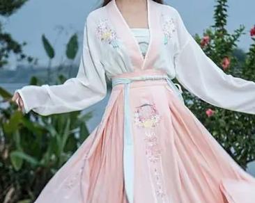 抹胸汉服的穿法图解女士