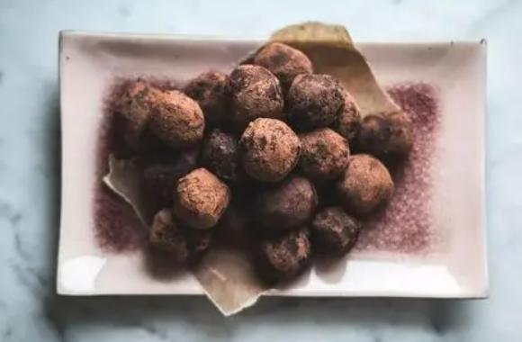 松露巧克力都是没真正松露的吗