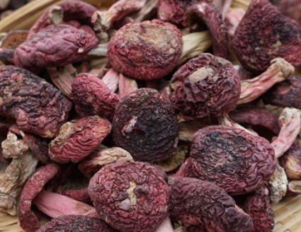 排骨胡萝卜红菇汤